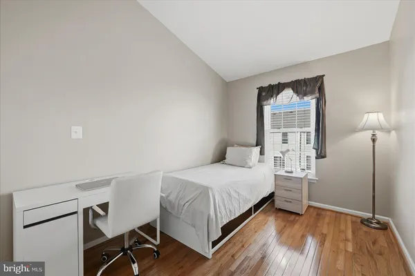 $500,000 | 42798 Sykes Terrace, Chantilly, VA 20152