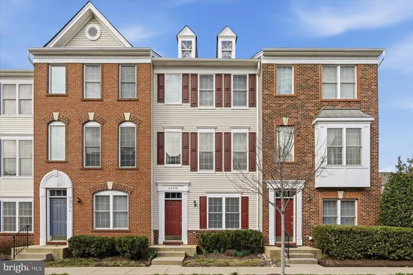 $500,000 | 42798 Sykes Terrace, Chantilly, VA 20152