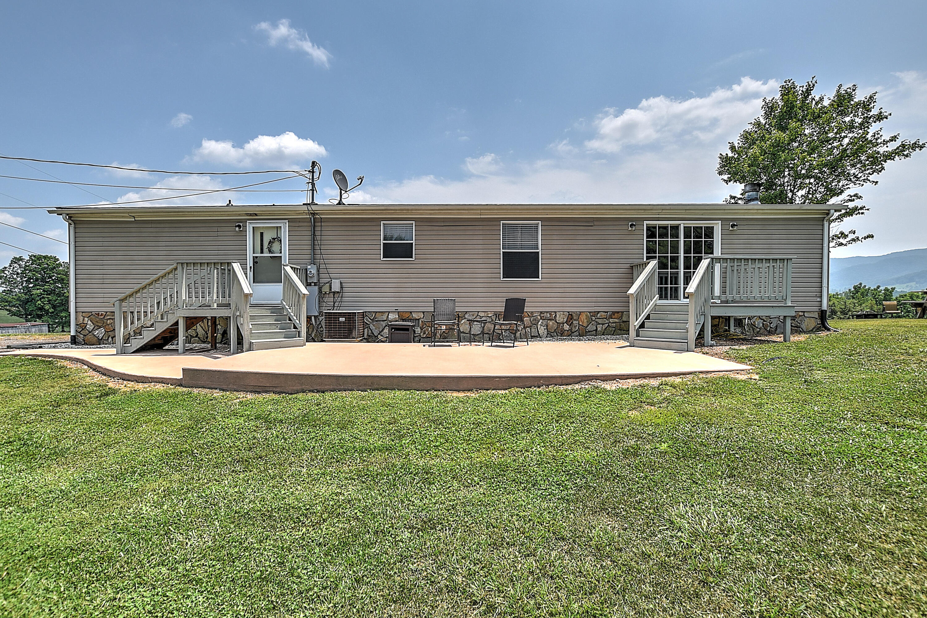 21112 Delmar Road Damascus, VA 24236 - Photo 32 of 39 21112 Delmar Rd-55