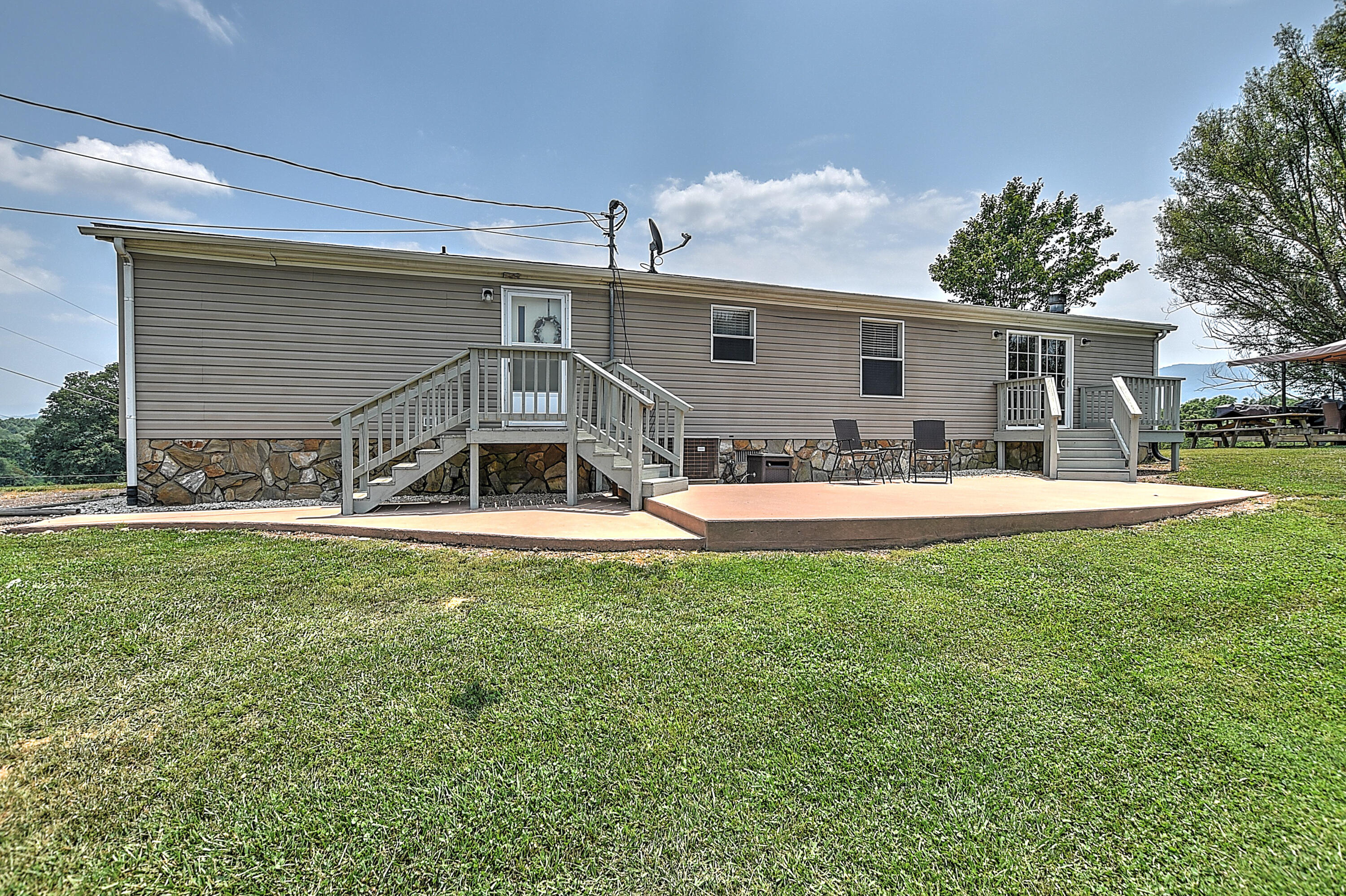 21112 Delmar Road Damascus, VA 24236 - Photo 33 of 39 21112 Delmar Rd-56