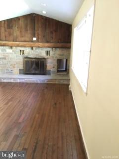 7104 Ridge Crest Drive Frederick, MD 21702 - Photo 5 of 14 Living Room