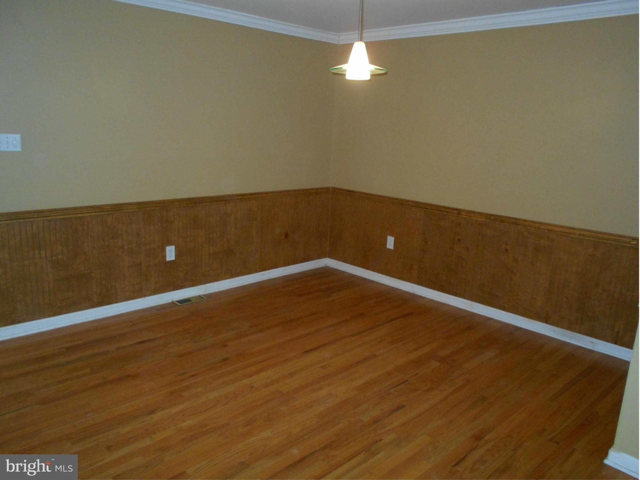 8279 Vosges Road Baltimore, MD 21208 - Photo 9 of 30 Dining Room
