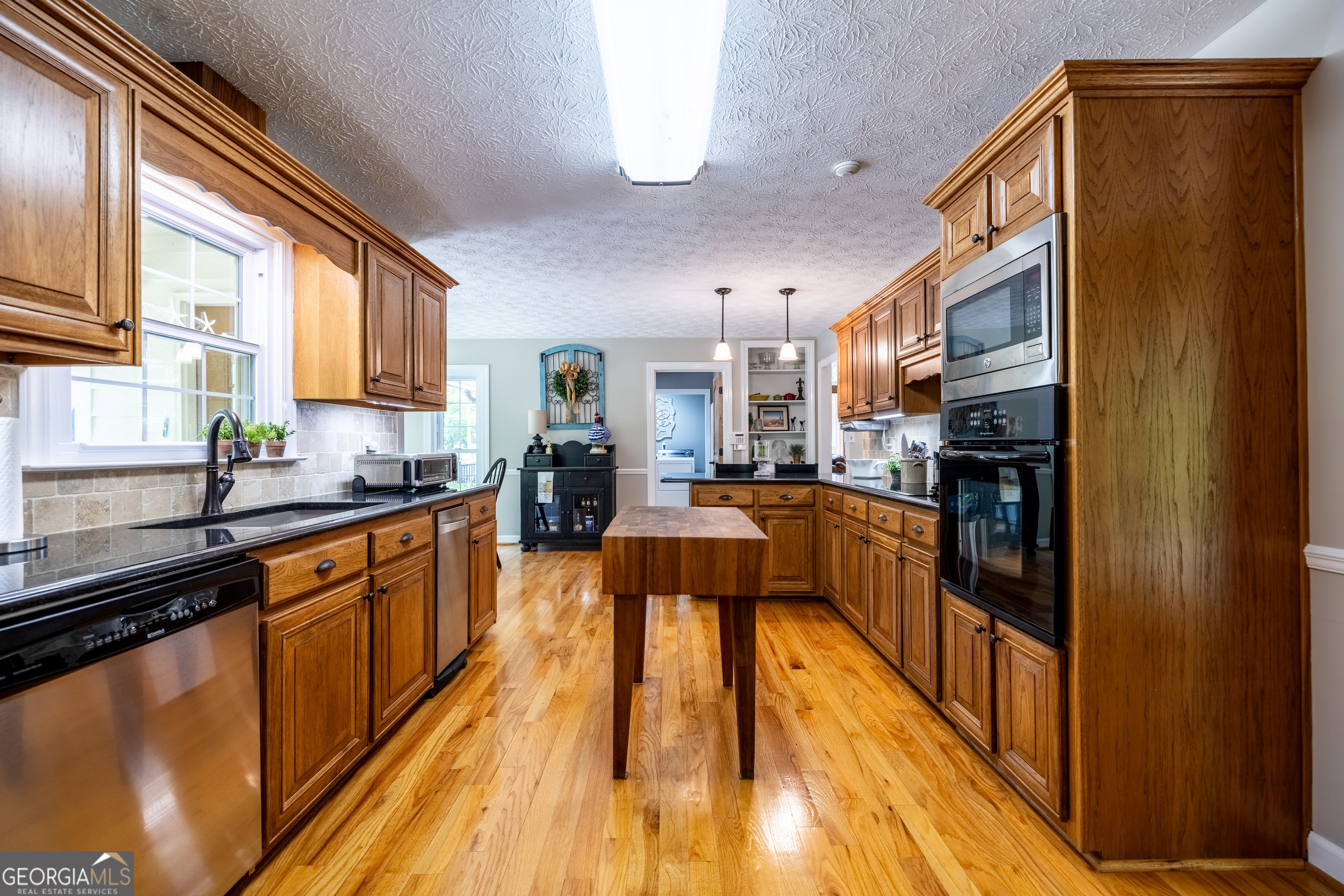 131 Hine Road Southeast Rome, GA 30161 - Photo 7 of 59