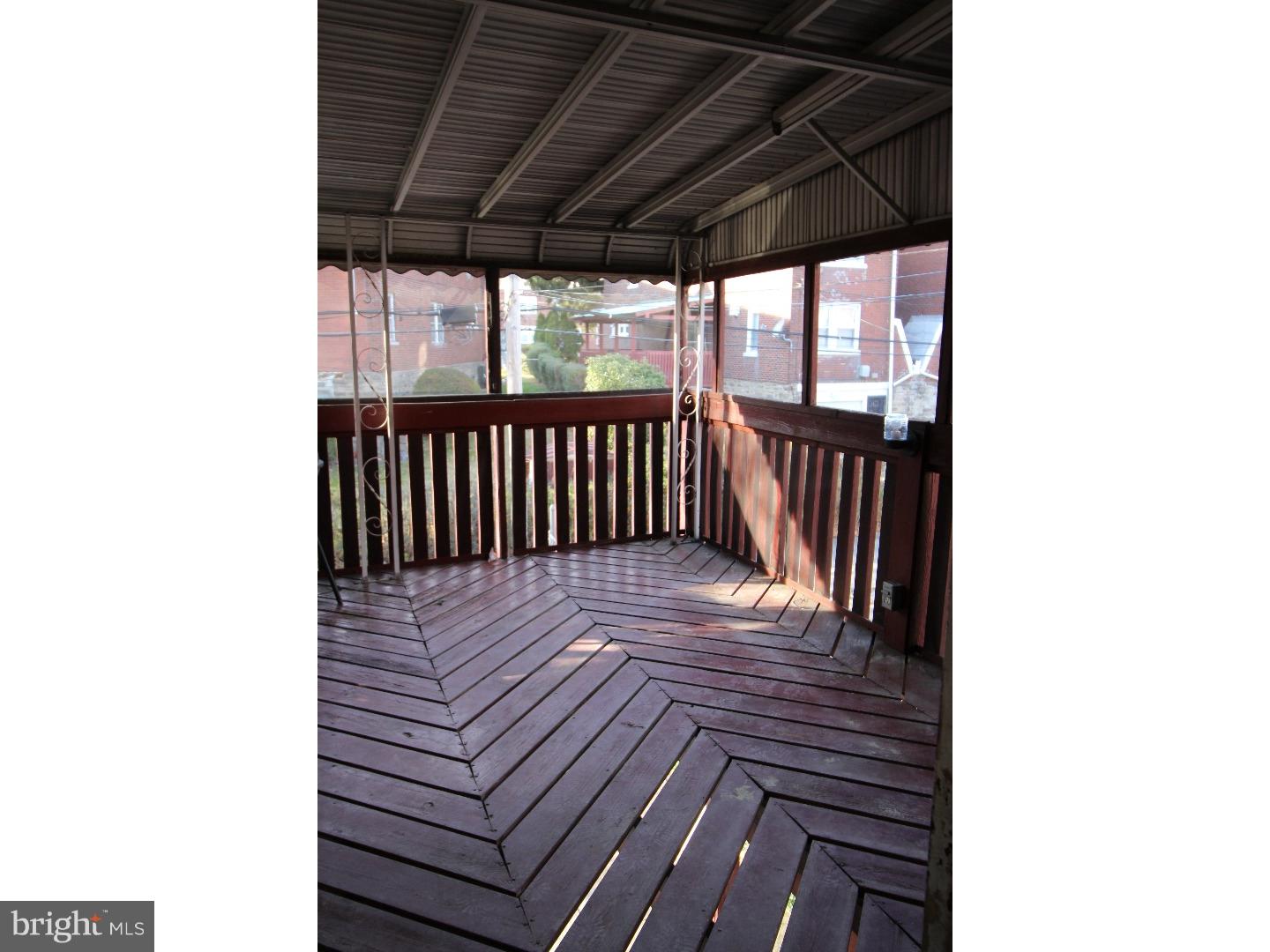7018 Georgian Road Philadelphia, PA 19138 - Photo 10 of 13 Deck