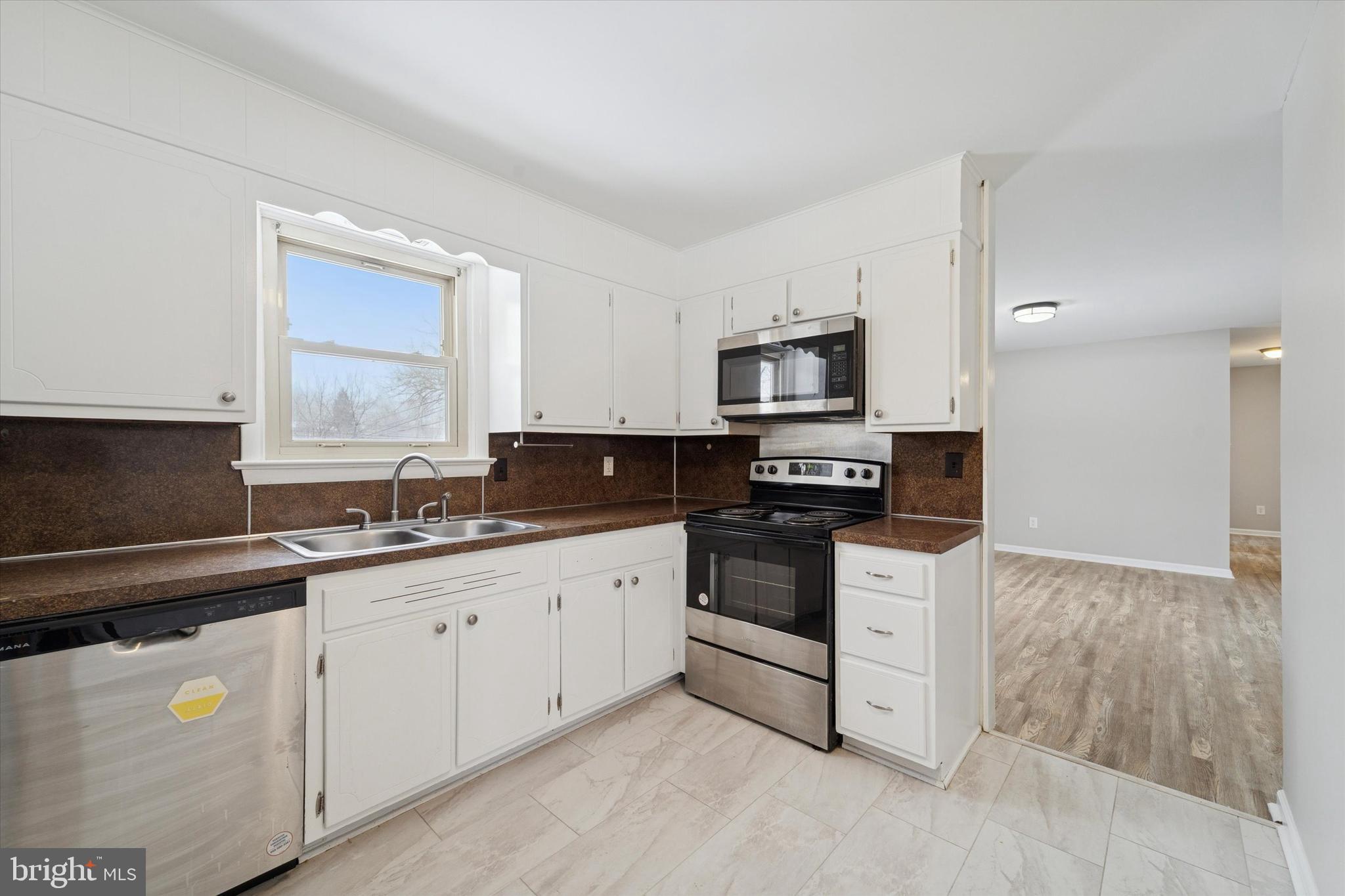 950 West Chestnut Street Coatesville, PA 19320 - Photo 11 of 28