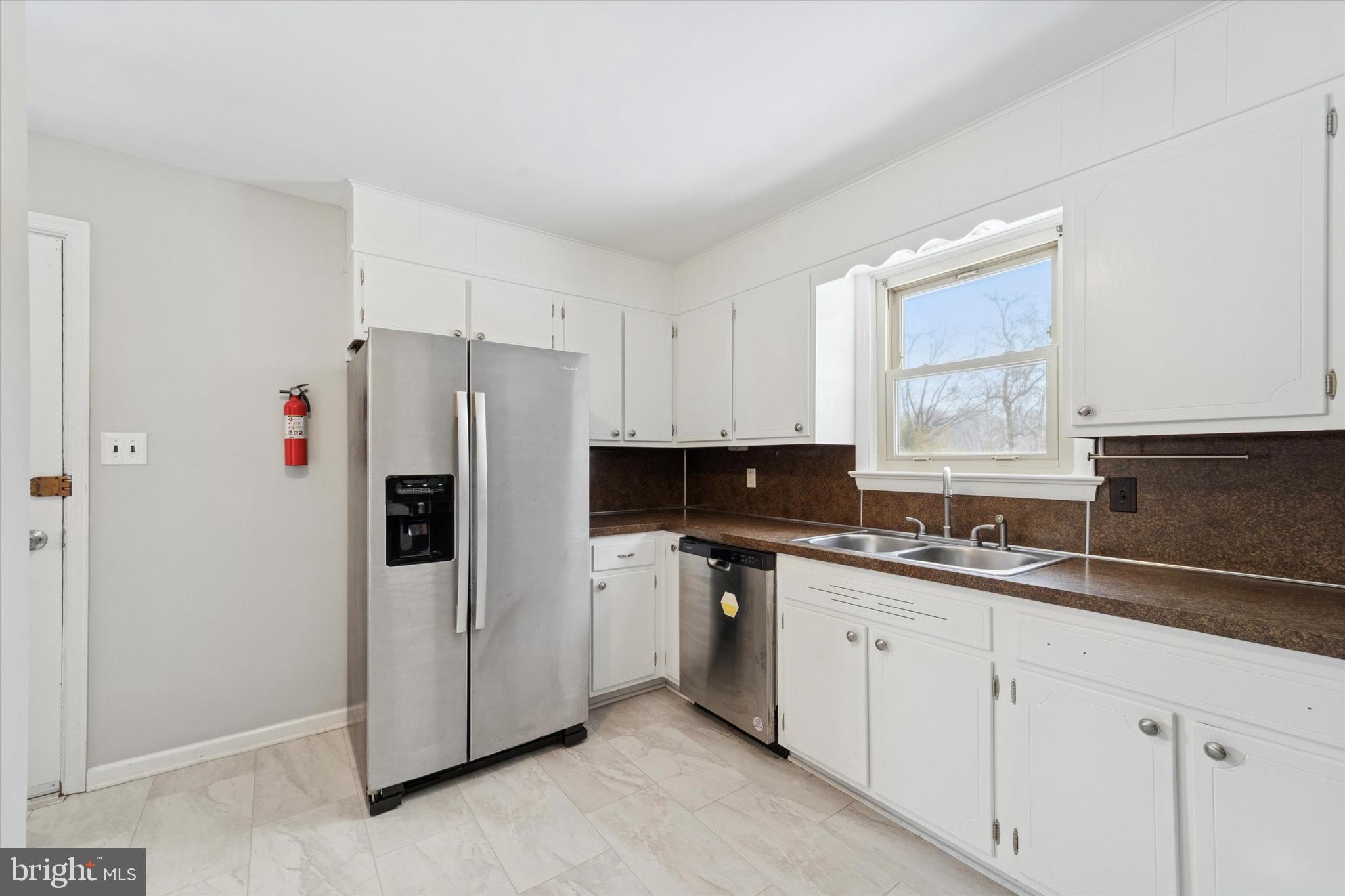 950 West Chestnut Street Coatesville, PA 19320 - Photo 10 of 28