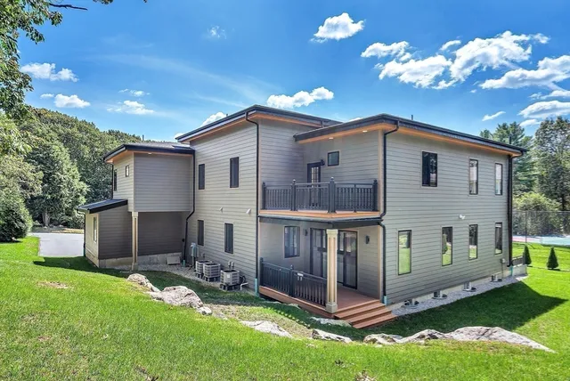 $3,600,000 | 20 Amberwood Drive, Winchester, MA 01890