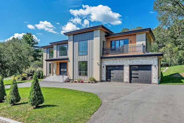 $3,600,000 | 20 Amberwood Drive, Winchester, MA 01890