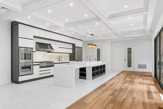 $3,600,000 | 20 Amberwood Drive, Winchester, MA 01890