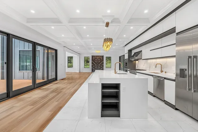 $3,600,000 | 20 Amberwood Drive, Winchester, MA 01890