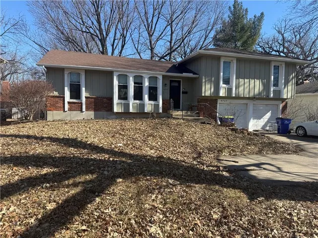 $329,900 | 6727 Antioch Road, Overland Park, KS 66204
