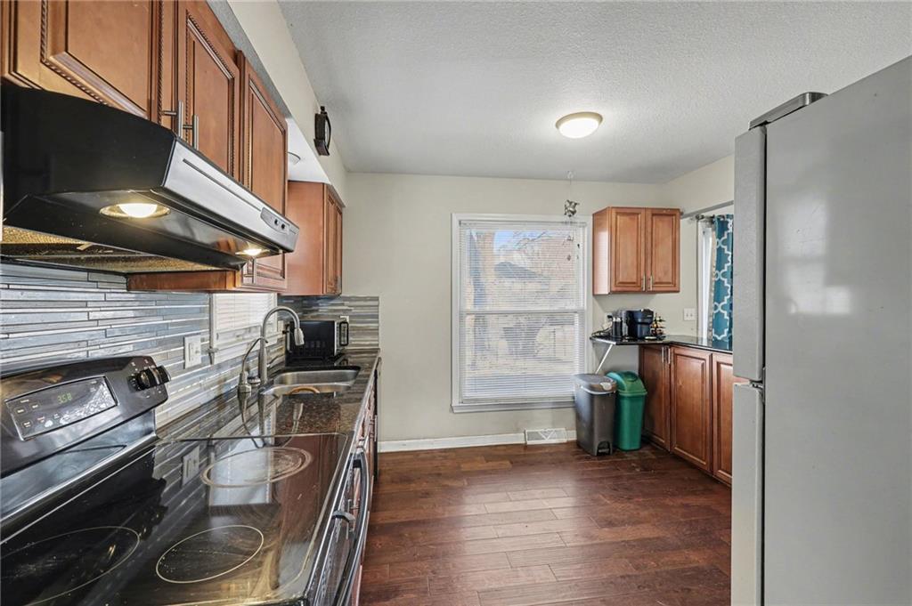 6727 Antioch Road Overland Park, KS 66204 - Photo 11 of 27