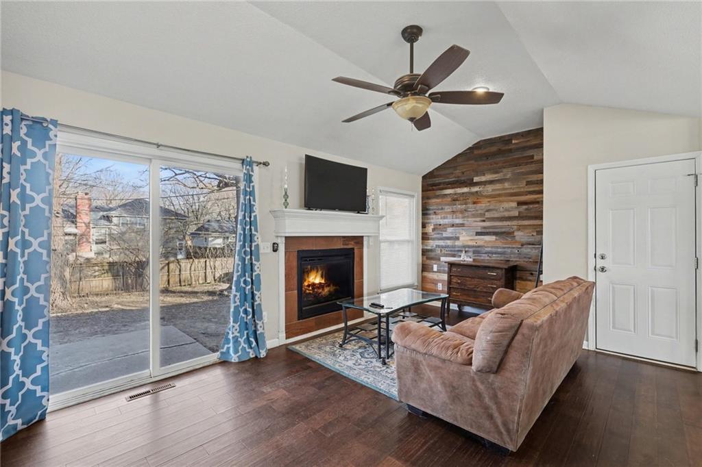 6727 Antioch Road Overland Park, KS 66204 - Photo 14 of 27