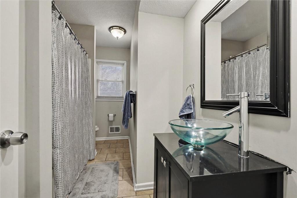 6727 Antioch Road Overland Park, KS 66204 - Photo 15 of 27