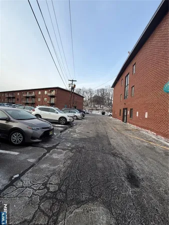 $1,800 | 550 Central Avenue, Unit 9, Harrison, NJ 07029