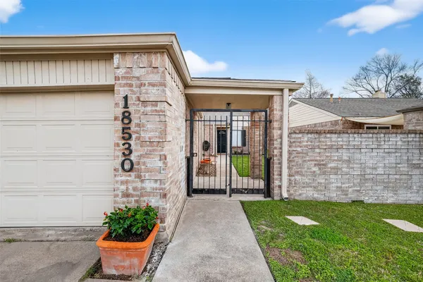 $1,900 | 18530 Trail Bend Lane, Houston, TX 77084