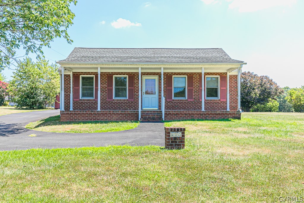 12152 Pinhook Road Rockville, VA 23146 - Photo 2 of 44 Front View with Maintenance Free Front Porch