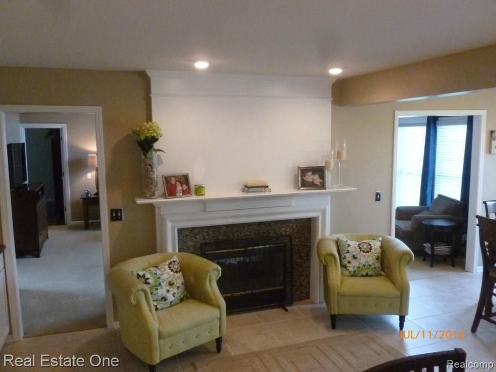 3383 Bonniebrook Court Rochester, MI 48306 - Photo 13 of 37 P1120859.jpg