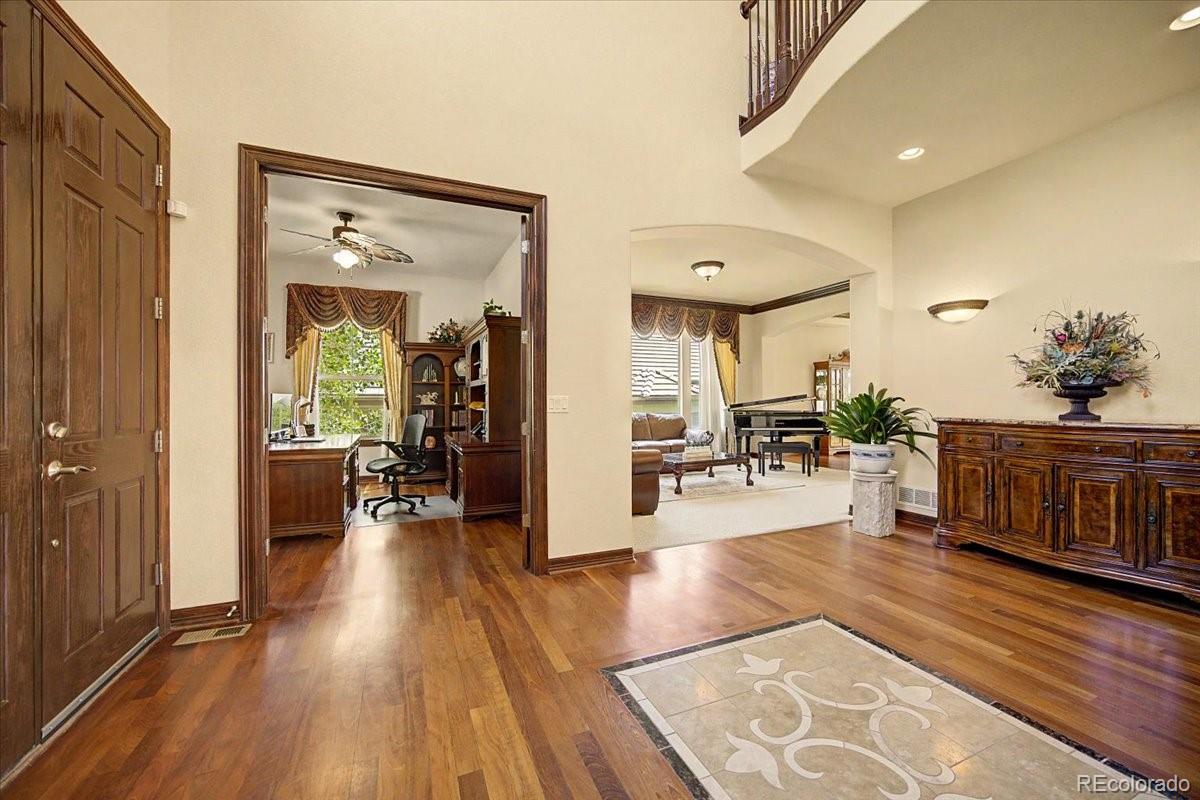 10492 Rivington Court Lone Tree, CO 80124 - Photo 4 of 50