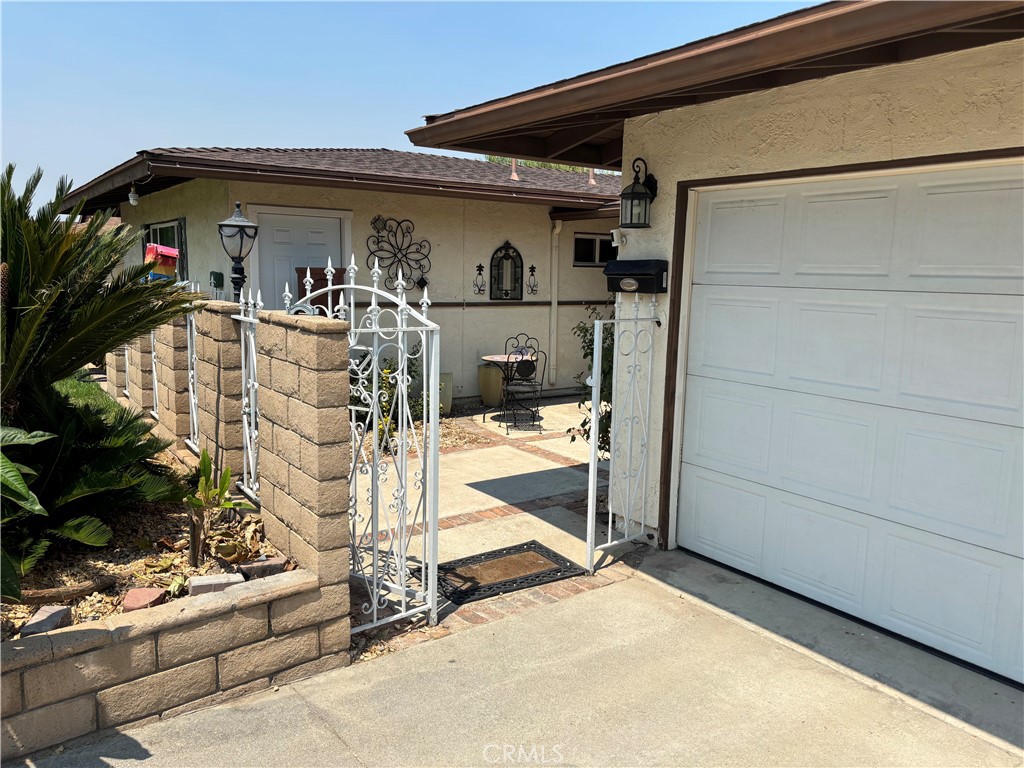 389 East Rancho Road Corona, CA 92879 - Photo 4 of 45