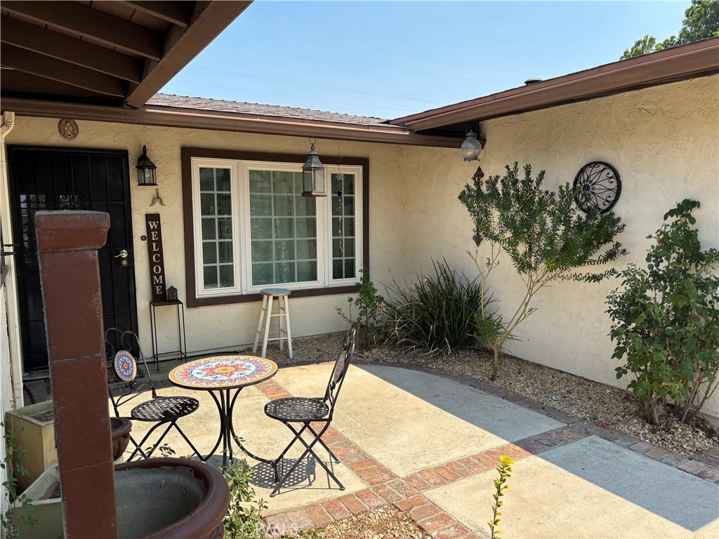 389 East Rancho Road Corona, CA 92879 - Photo 5 of 45