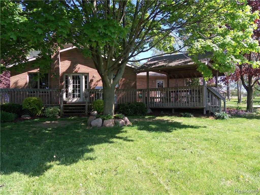 1690 East Cohoctah Road Howell, MI 48855 - Photo 5 of 28 100_1300.JPG
