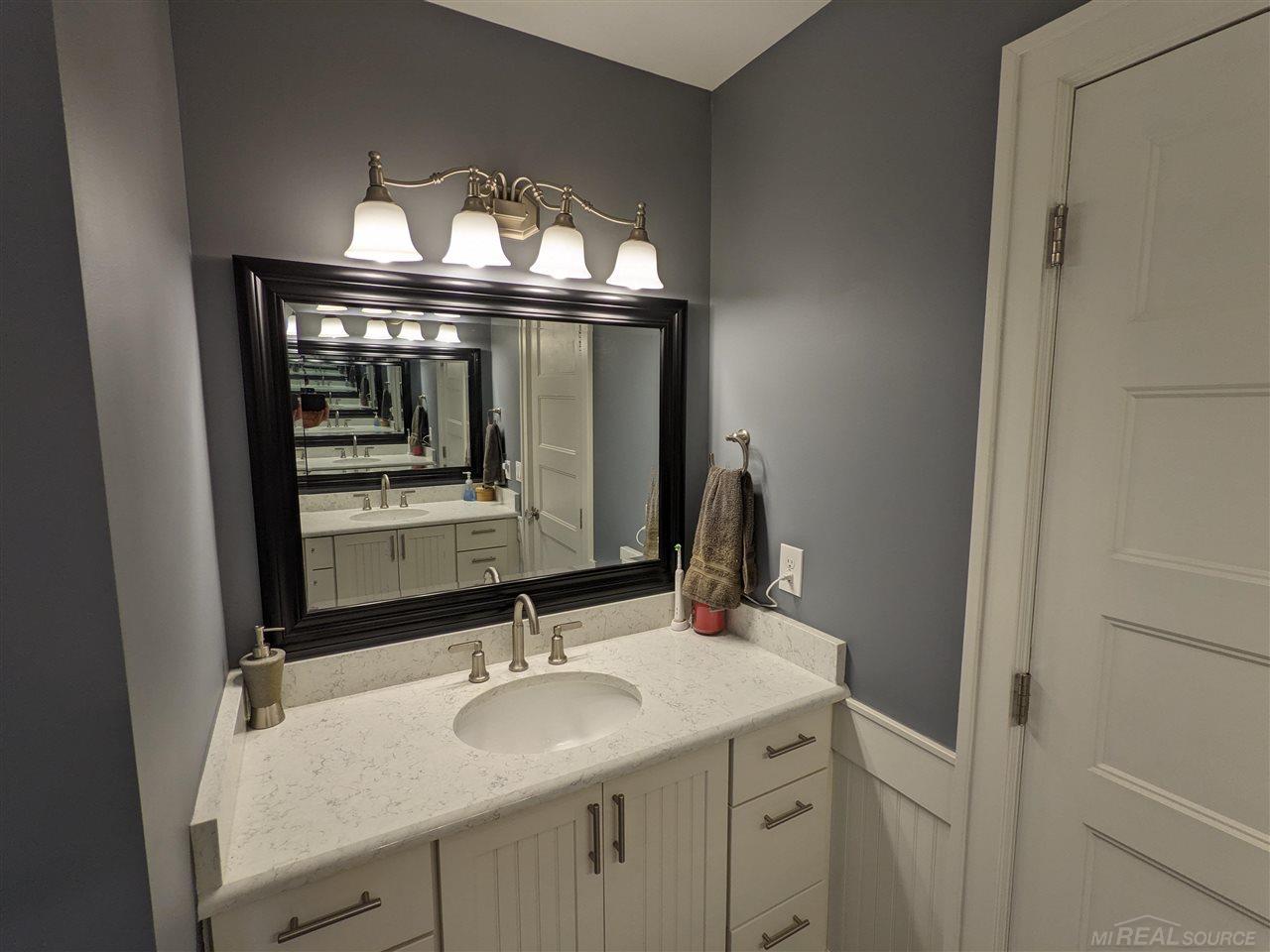 186 West Lafayette Street Romeo, MI 48065 - Photo 24 of 39 50080258-23.JPG