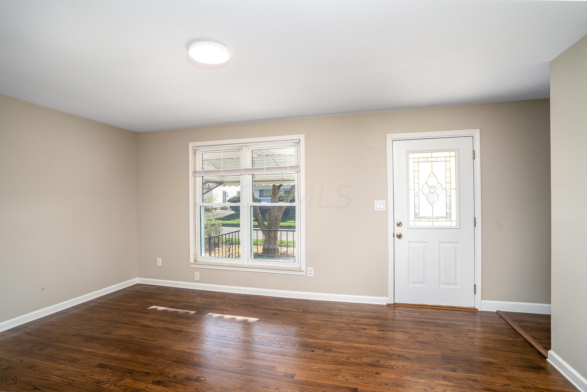 2823 Hillgate Road Columbus, OH 43207 - Photo 3 of 18 651DF67E-4222-4D1E-87C8-F4CF863810DF