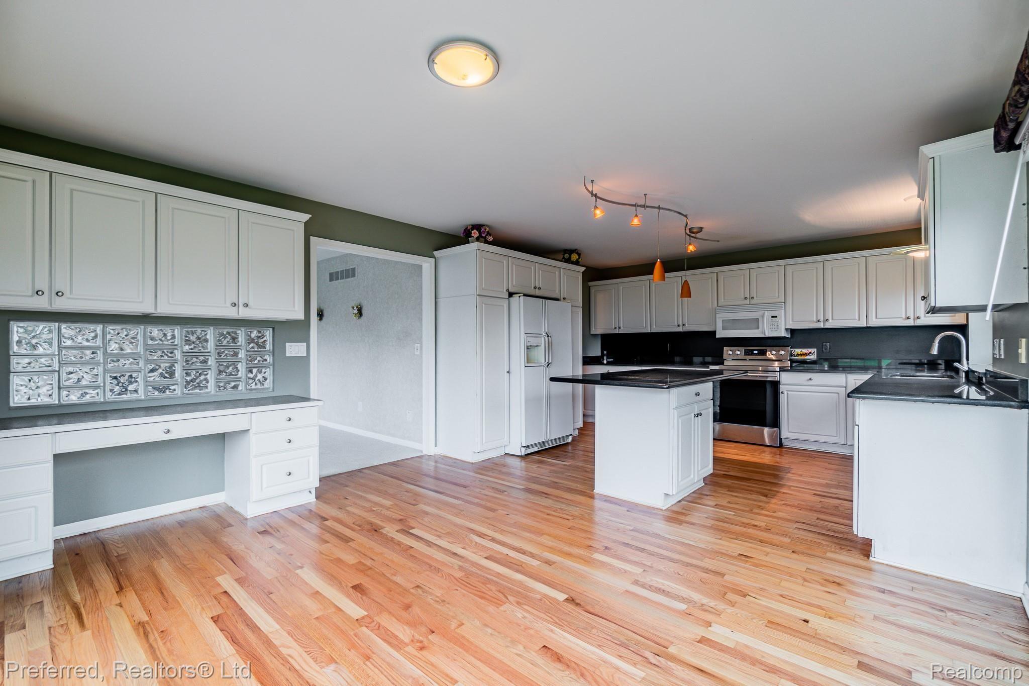45358 Lothrop Road Canton, MI 48188 - Photo 19 of 49 Lothrop-20.jpg