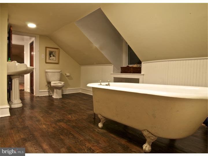 3840 Davisville Road Hatboro, PA 19040 - Photo 13 of 18 Bathroom