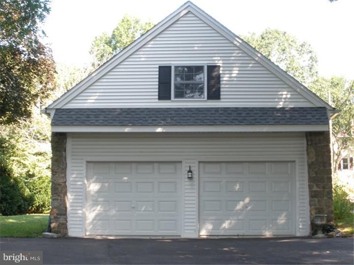 3840 Davisville Road Hatboro, PA 19040 - Photo 15 of 18 Garage