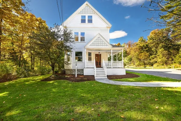 $2,250,000 | 302 Concord Road, Weston, MA 02493