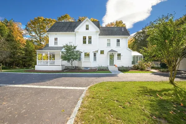 $2,250,000 | 302 Concord Road, Weston, MA 02493