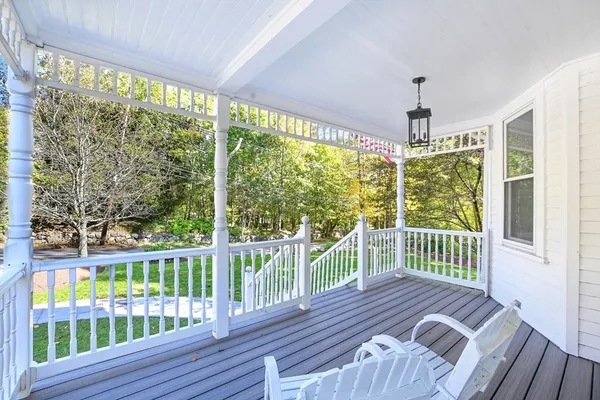 $2,250,000 | 302 Concord Road, Weston, MA 02493