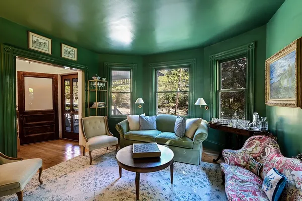 $2,250,000 | 302 Concord Road, Weston, MA 02493