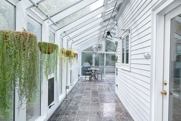 $2,250,000 | 302 Concord Road, Weston, MA 02493