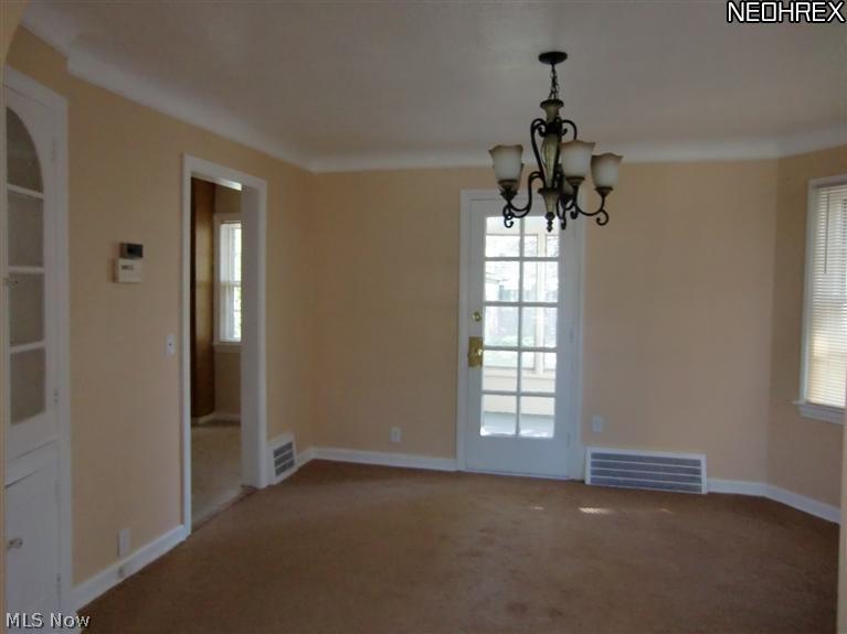 1131 Pennfield Road Cleveland, OH 44121 - Photo 6 of 23