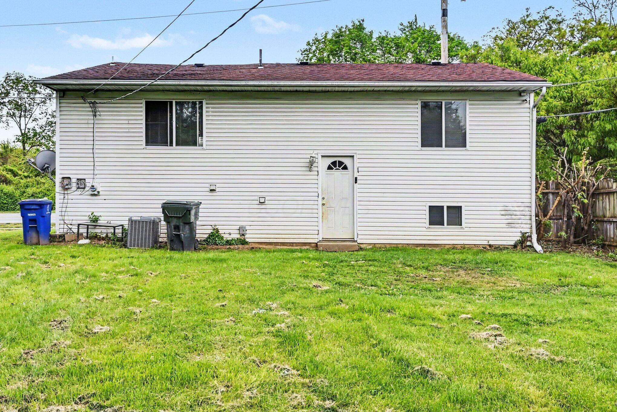 2746 Noe Bixby Road Columbus, OH 43232 - Photo 28 of 31 IMG_4355