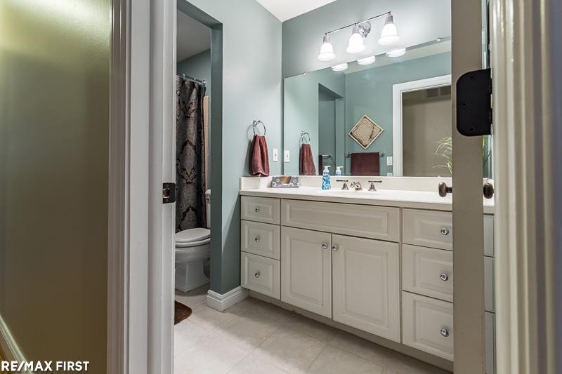2096 Winchester Road Rochester Hills, MI 48307 - Photo 12 of 49