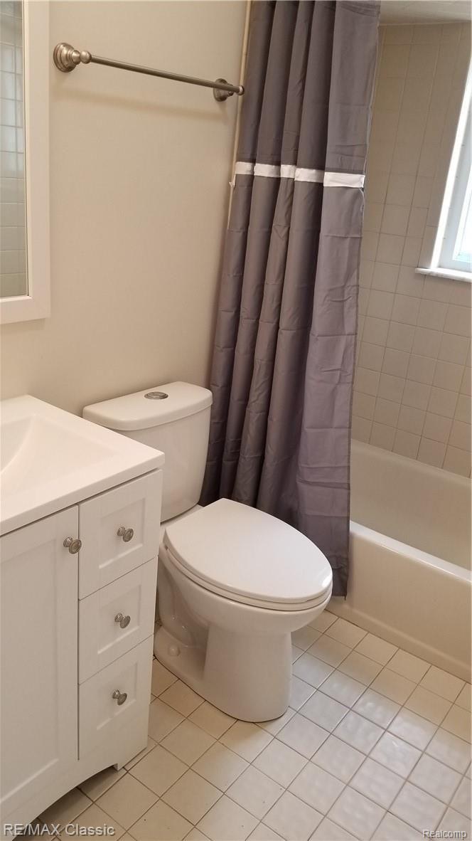 322 Roth Boulevard Clawson, MI 48017 - Photo 12 of 41 10.jpg