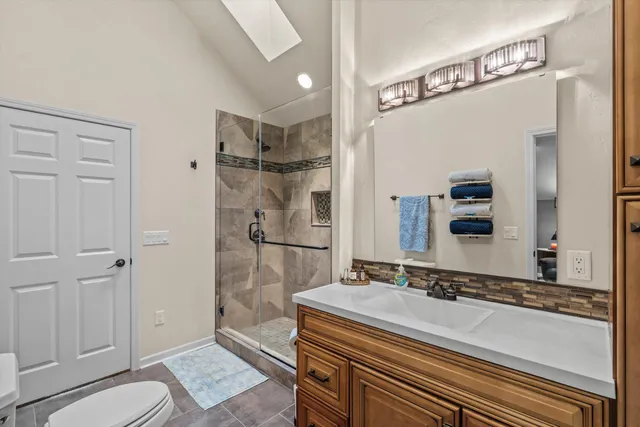 $999,900 | N9254 East Shore Road, East Troy, WI 53120