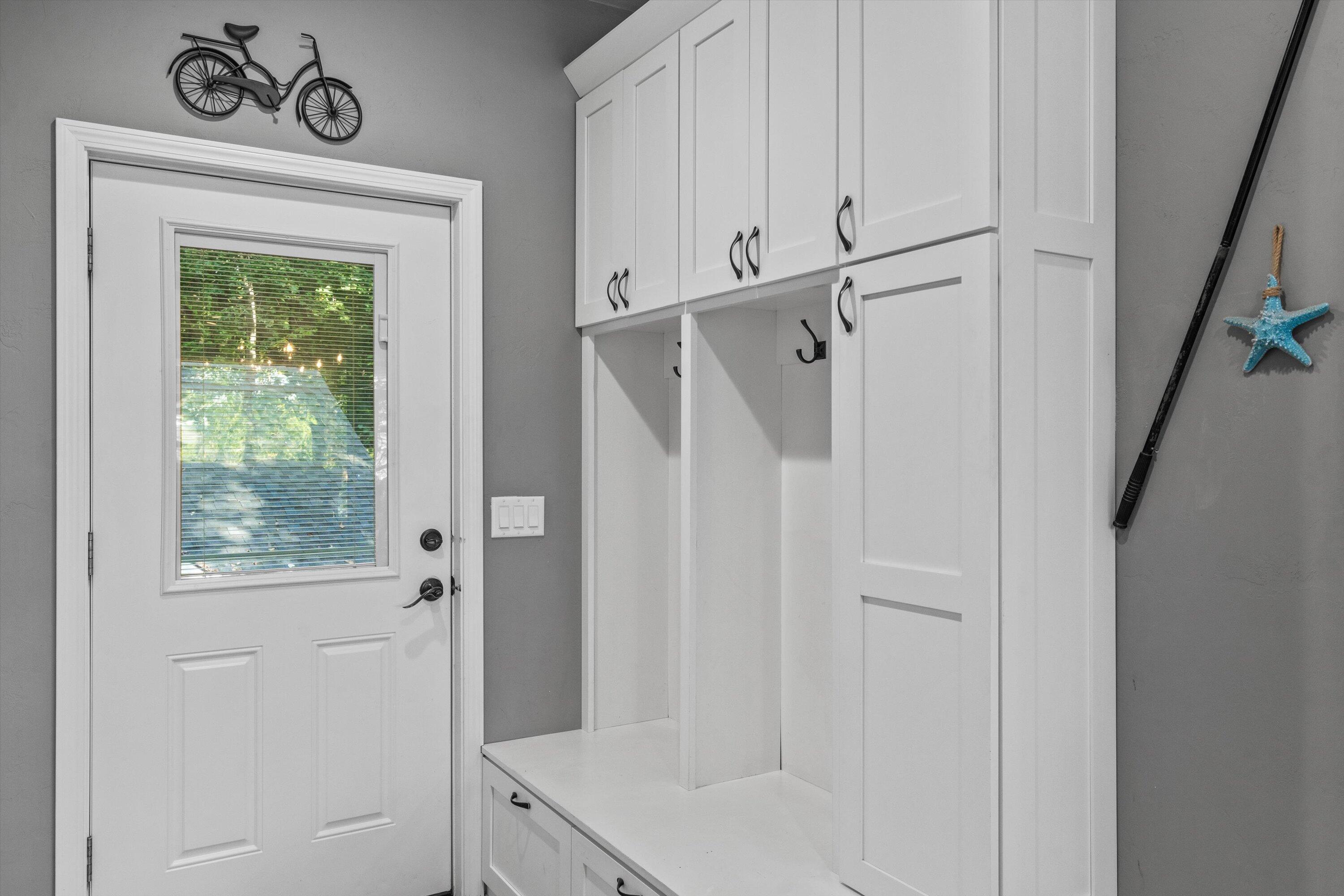 N9254 East Shore Road East Troy, WI 53120 - Photo 29 of 42 29-Back Door Locker Cubby