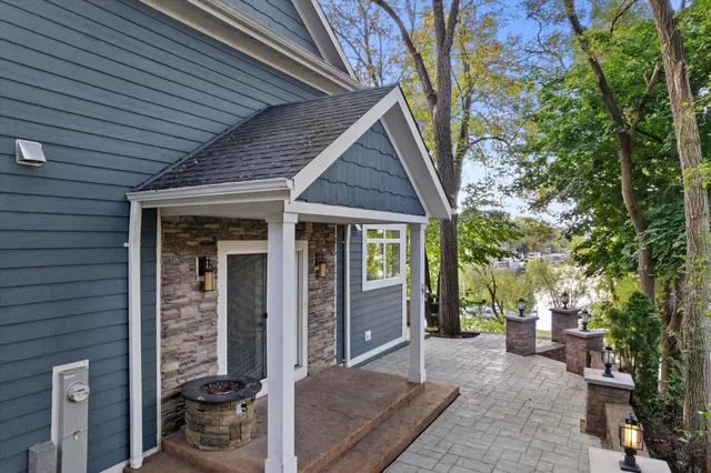 $999,900 | N9254 East Shore Road, East Troy, WI 53120