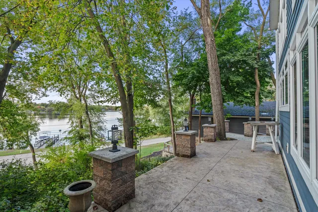 $999,900 | N9254 East Shore Road, East Troy, WI 53120