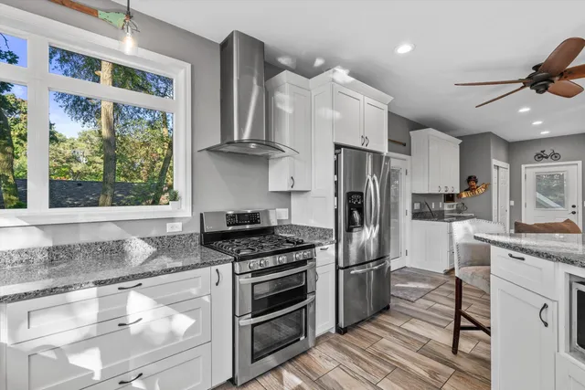 $999,900 | N9254 East Shore Road, East Troy, WI 53120