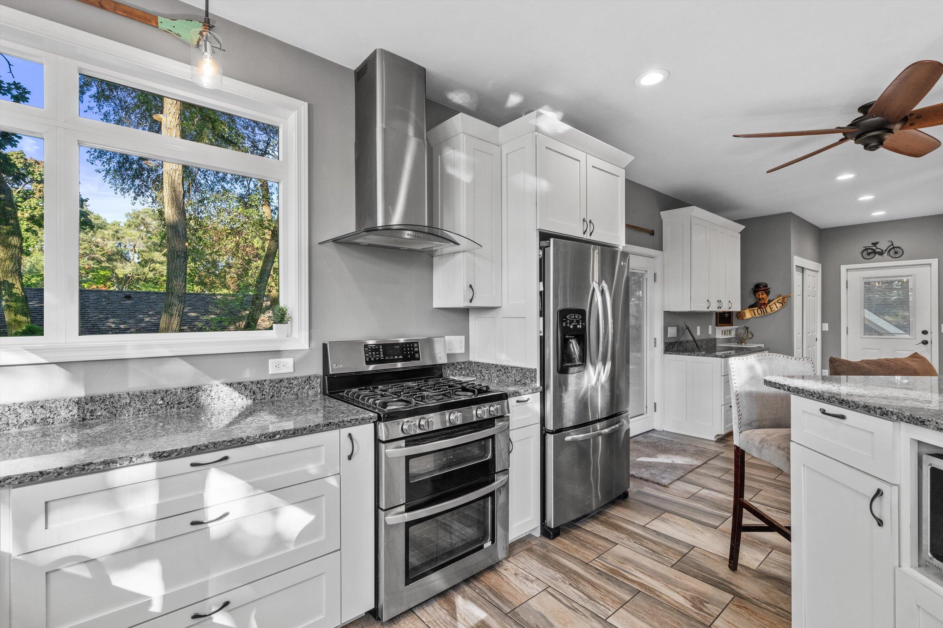 N9254 East Shore Road East Troy, WI 53120 - Photo 8 of 42 08-Kitchen w_Custom Amish Cabinetry