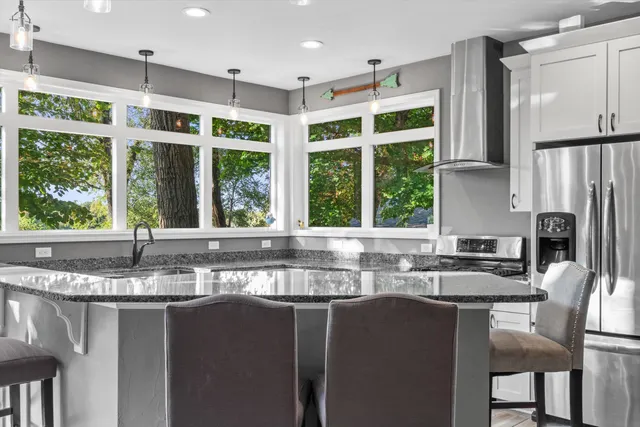 $999,900 | N9254 East Shore Road, East Troy, WI 53120