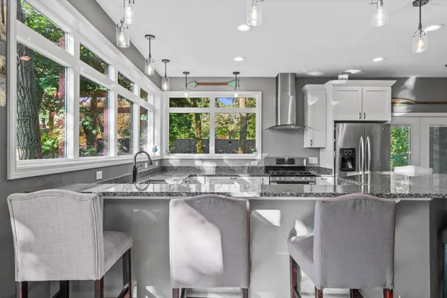 $999,900 | N9254 East Shore Road, East Troy, WI 53120