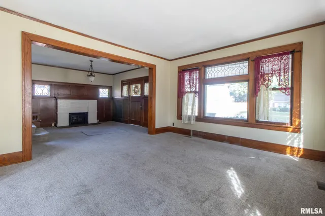 $162,900 | 1030 North Cedar Street, Galesburg, IL 61401