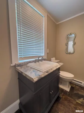 $162,900 | 1030 North Cedar Street, Galesburg, IL 61401